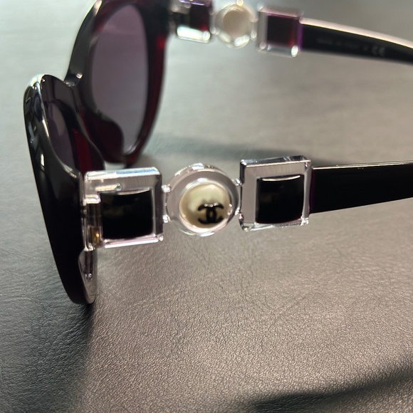 CHANEL SUNGLASSES - Picture 1 of 4
